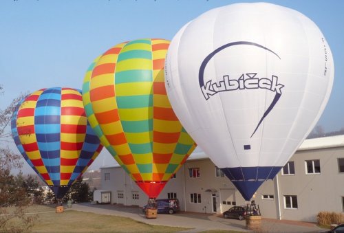 kubicek_2.jpg (32988 bytes)